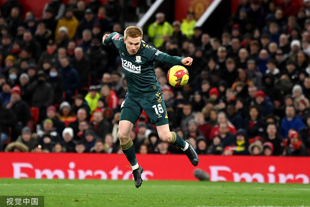 关于曼联遭遇争议判罚，裁判组回应：执法公正，特别非常这样不是女人.的信息